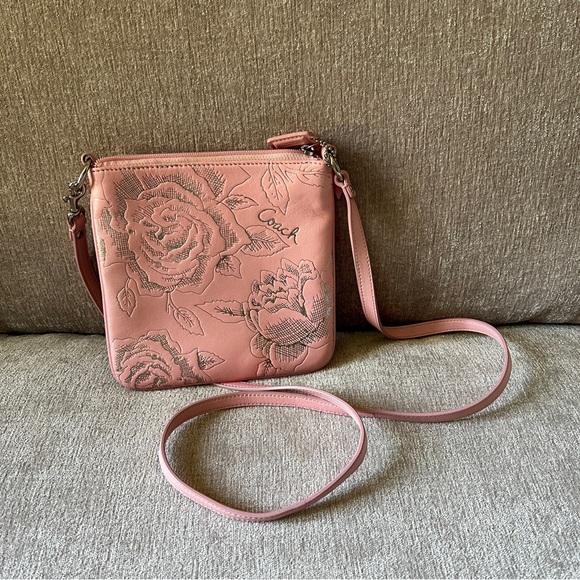 COACH pink leather crossbody bag with embossed floral design - Picture 7 of 7